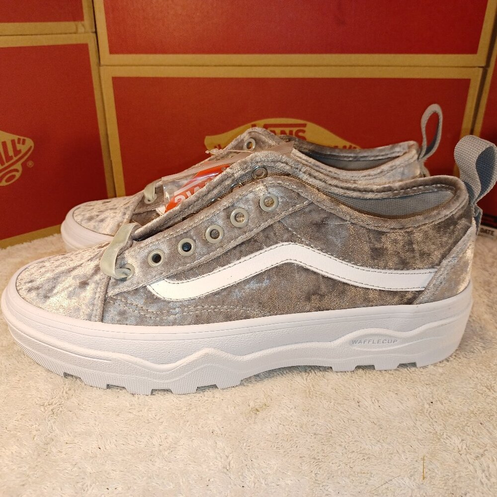 Vans Men's 7/Women's 8.5 Sentry Old Skool Crushed Velvet Silver/White